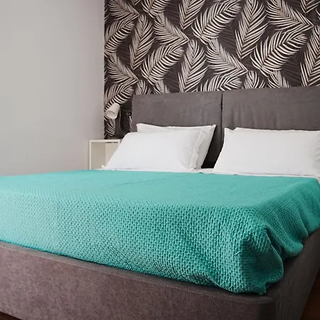 Bed and Breakfast Salotto Plebiscito 3*